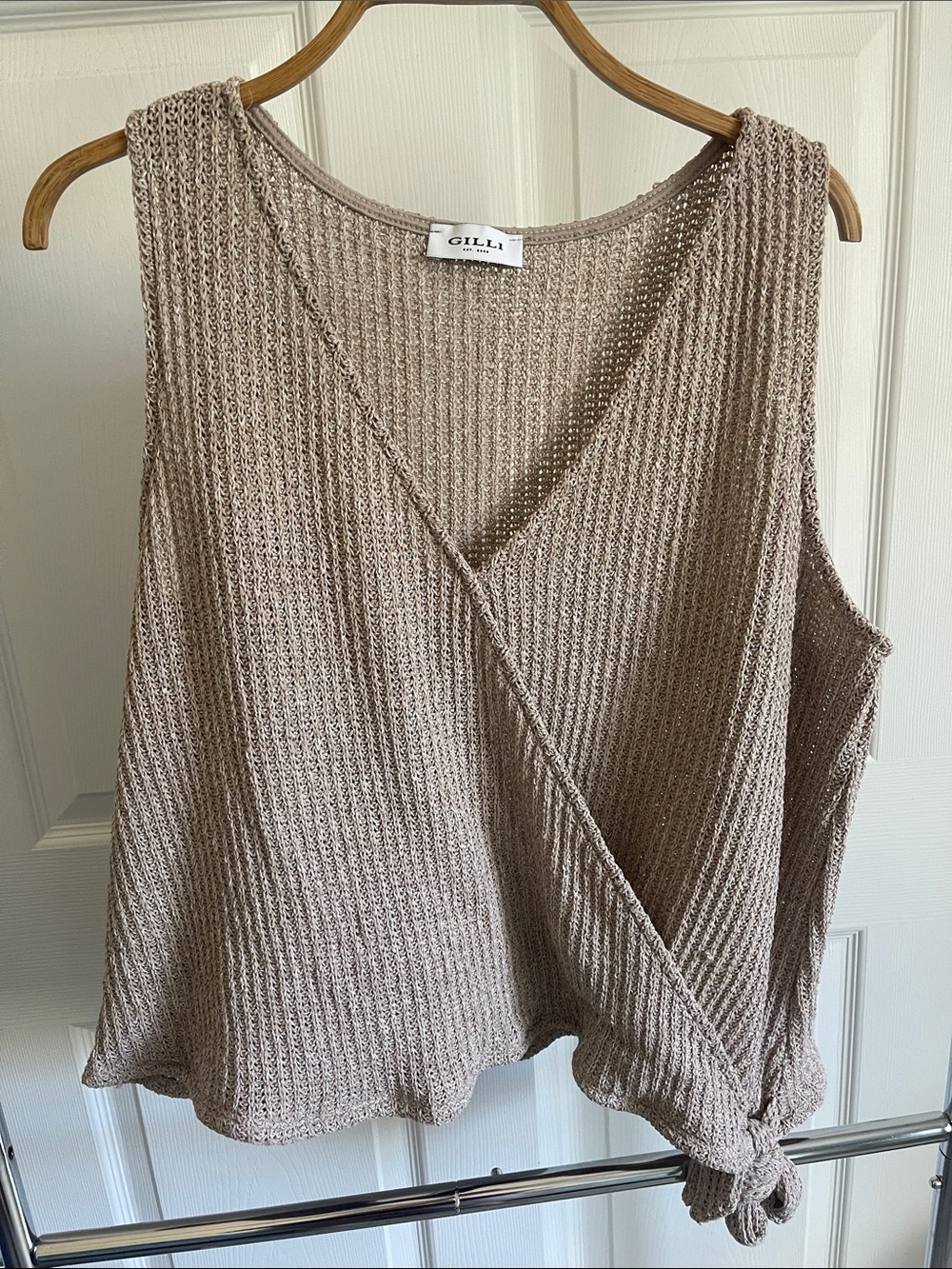 Gilli Taupe Ribbed V‑Neck Tie Front Tank